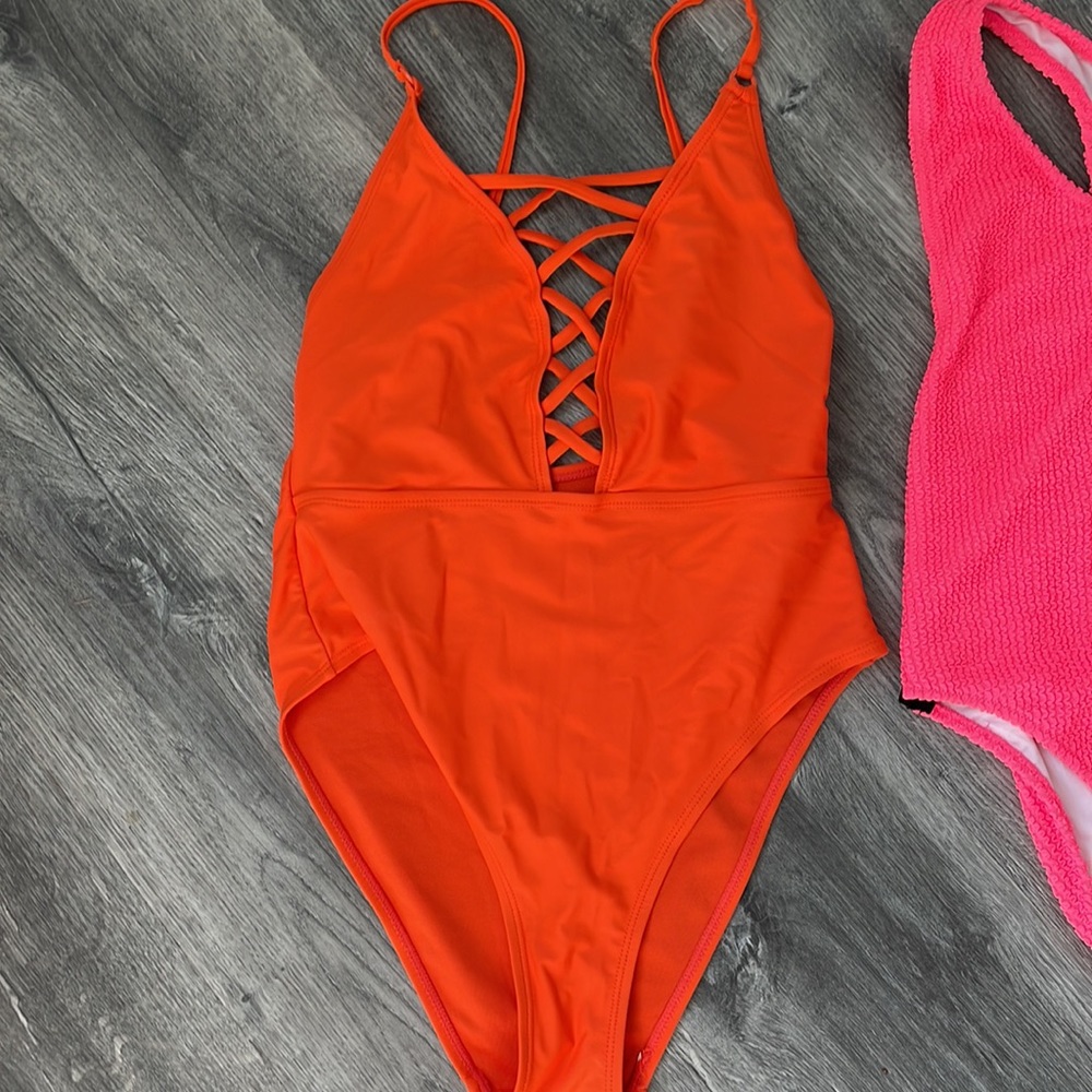 2/$20 Orange Betty Jade Pink VOLCOM both Size Mediums Clean Good Condition🍊💕 - Picture 3 of 11